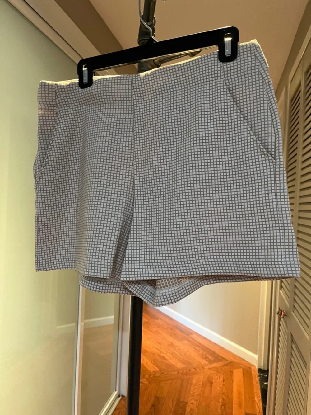 Max Studio Cream and Brown Grid High-Rise Shorts - Picture 4 of 4